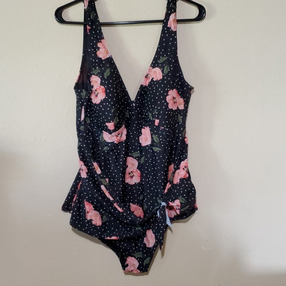 Torrid One Piece Floral Swim Suit Sz 2